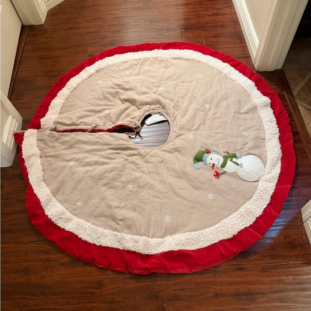 Pottery Barn Kids Red and Cream Snowman Tree Skirt